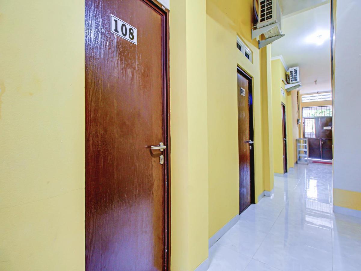 Super Oyo 90224 Palembang Residence Exterior foto